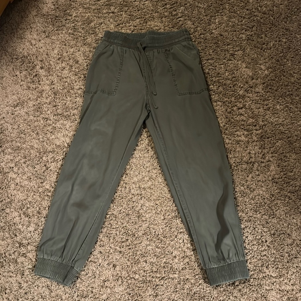 New Day green drawstring Joggers. Small